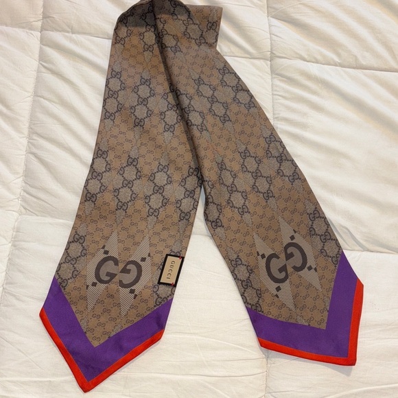 Gucci silk scarf. GG patchwork backgammon print neck bow. New without tags. - Picture 1 of 7